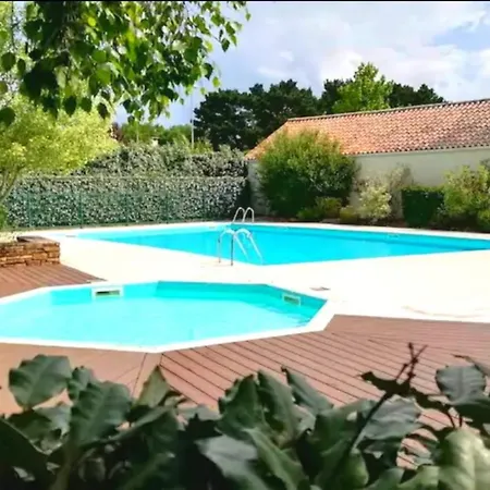 T2 Avec Balcon Face Au Golf Avec Piscine A ポルニック