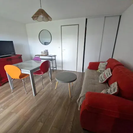 T2 Avec Balcon Face Au Golf Avec Piscine A