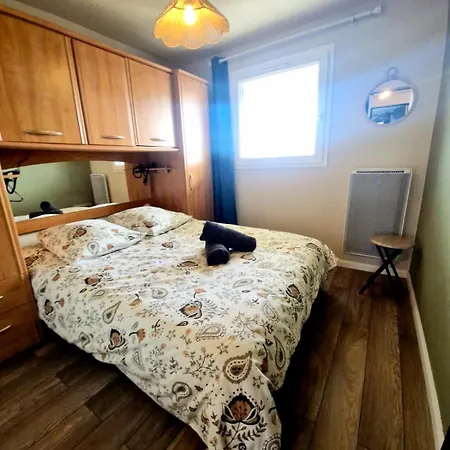 Appartement T2 Avec Balcon Face Au Golf Avec Piscine A *