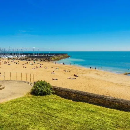 Appartement T2 Avec Balcon Face Au Golf Avec Piscine A Pornic