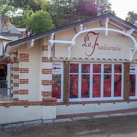 Appartement T2 Avec Balcon Face Au Golf Avec Piscine A
