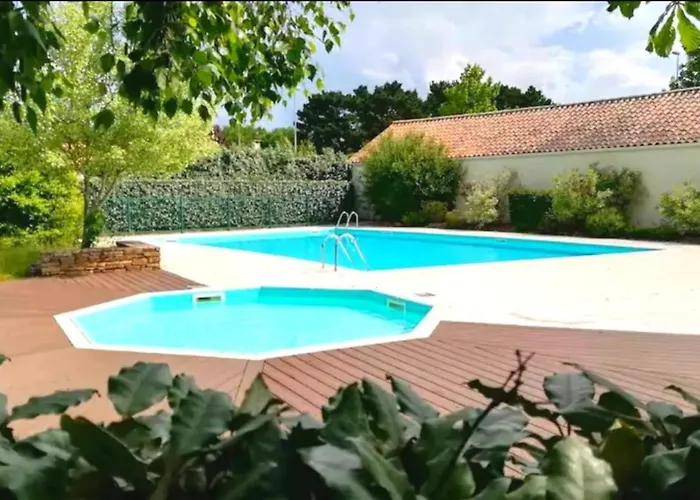 T2 Avec Balcon Face Au Golf Avec Piscine A 波尔尼克